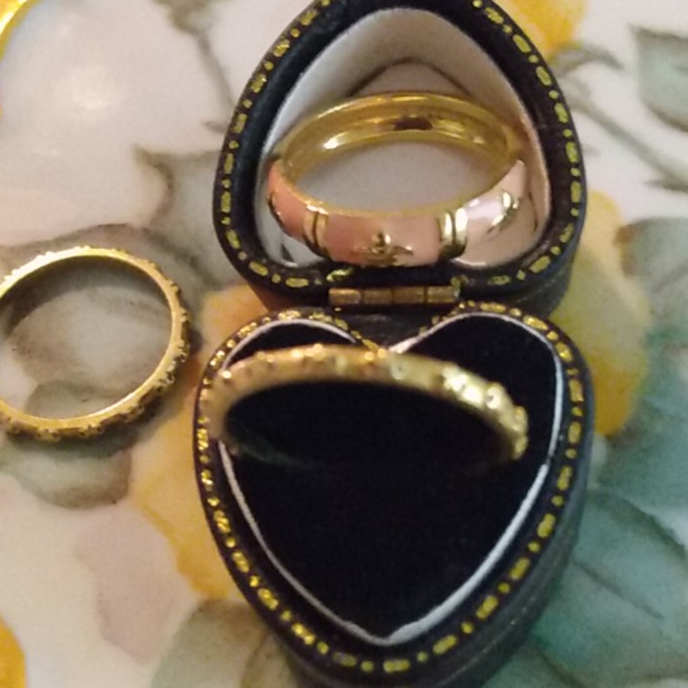 18K Fleur-de-lis Rings - Picture 4 of 15